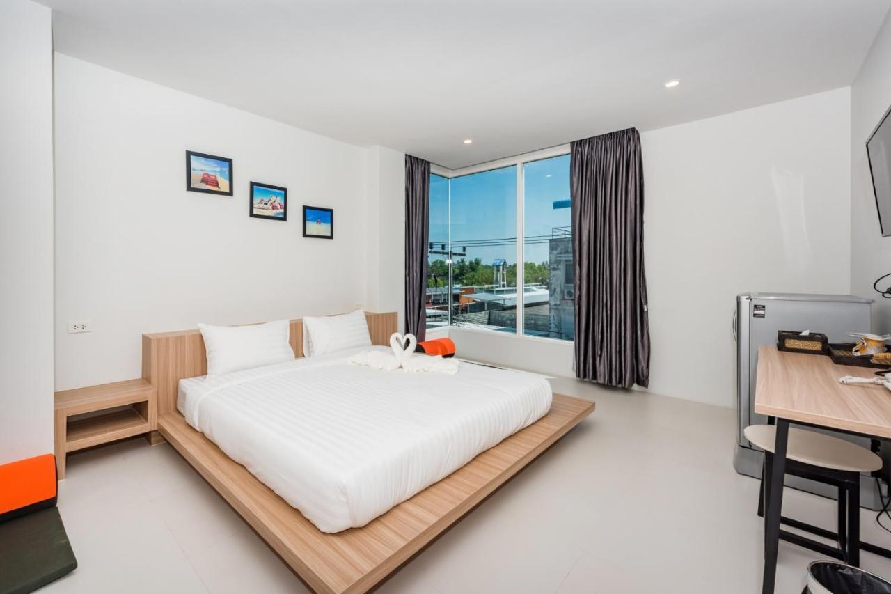 Phuket Marine Poshtel - Sha Plus Chalong Exterior foto